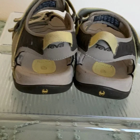 Teva Tierra Sandals - sage and yellow-ish sz 8 - Picture 7 of 9
